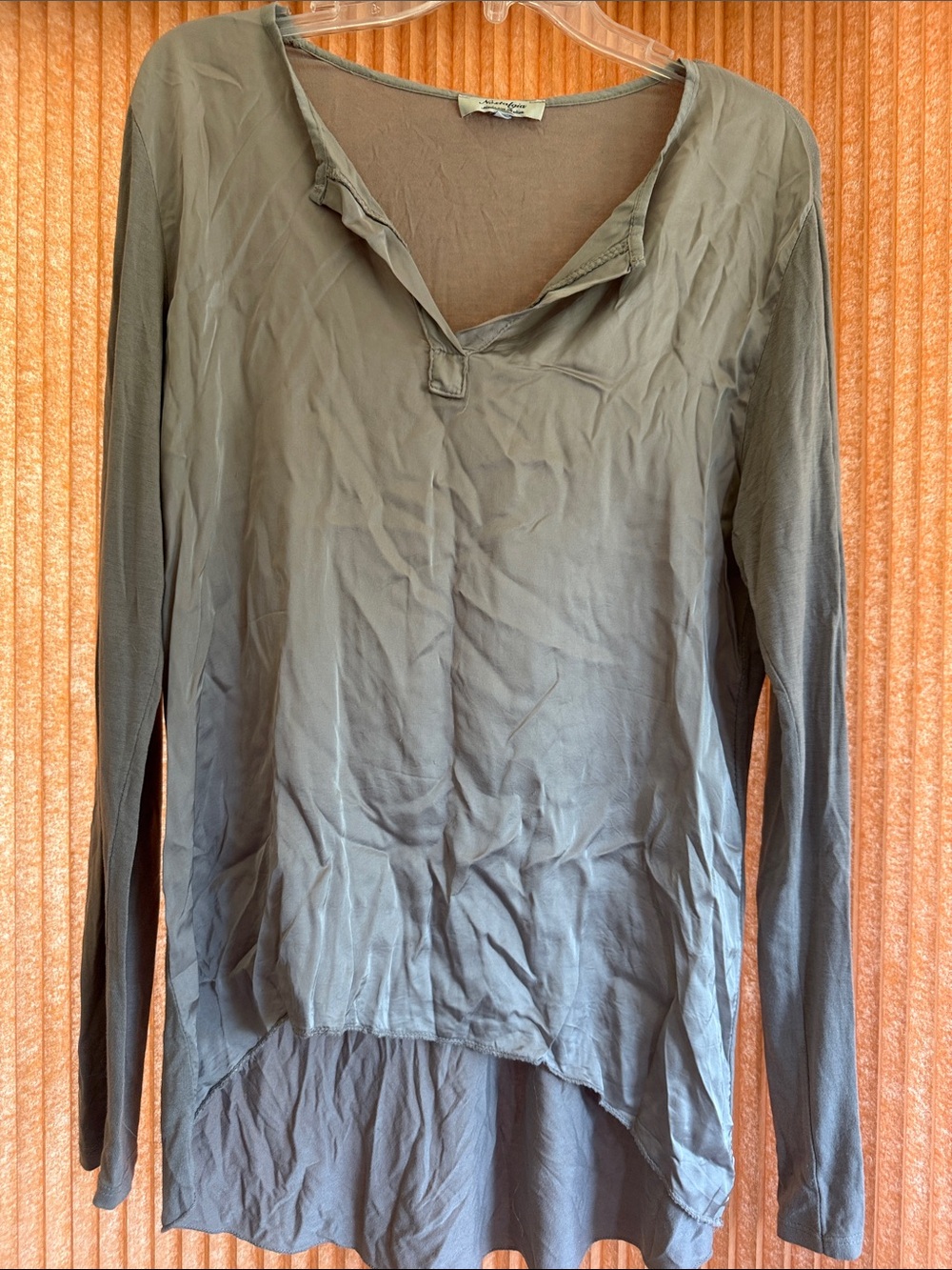 Nostalgia Women's Long-Sleeve High-Low Top Size M